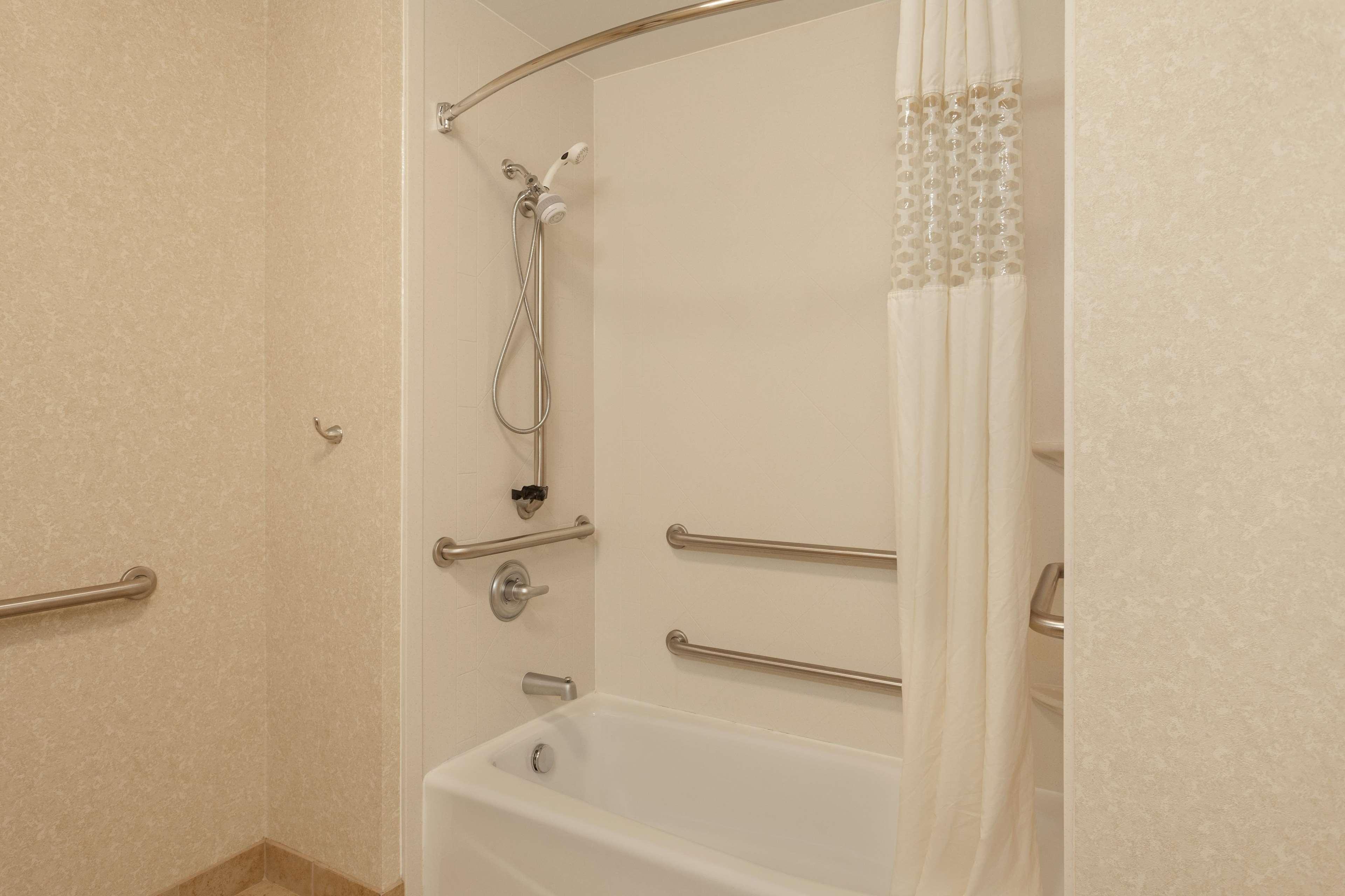 Hampton Inn Detroit Roseville Clinton Township Екстер'єр фото