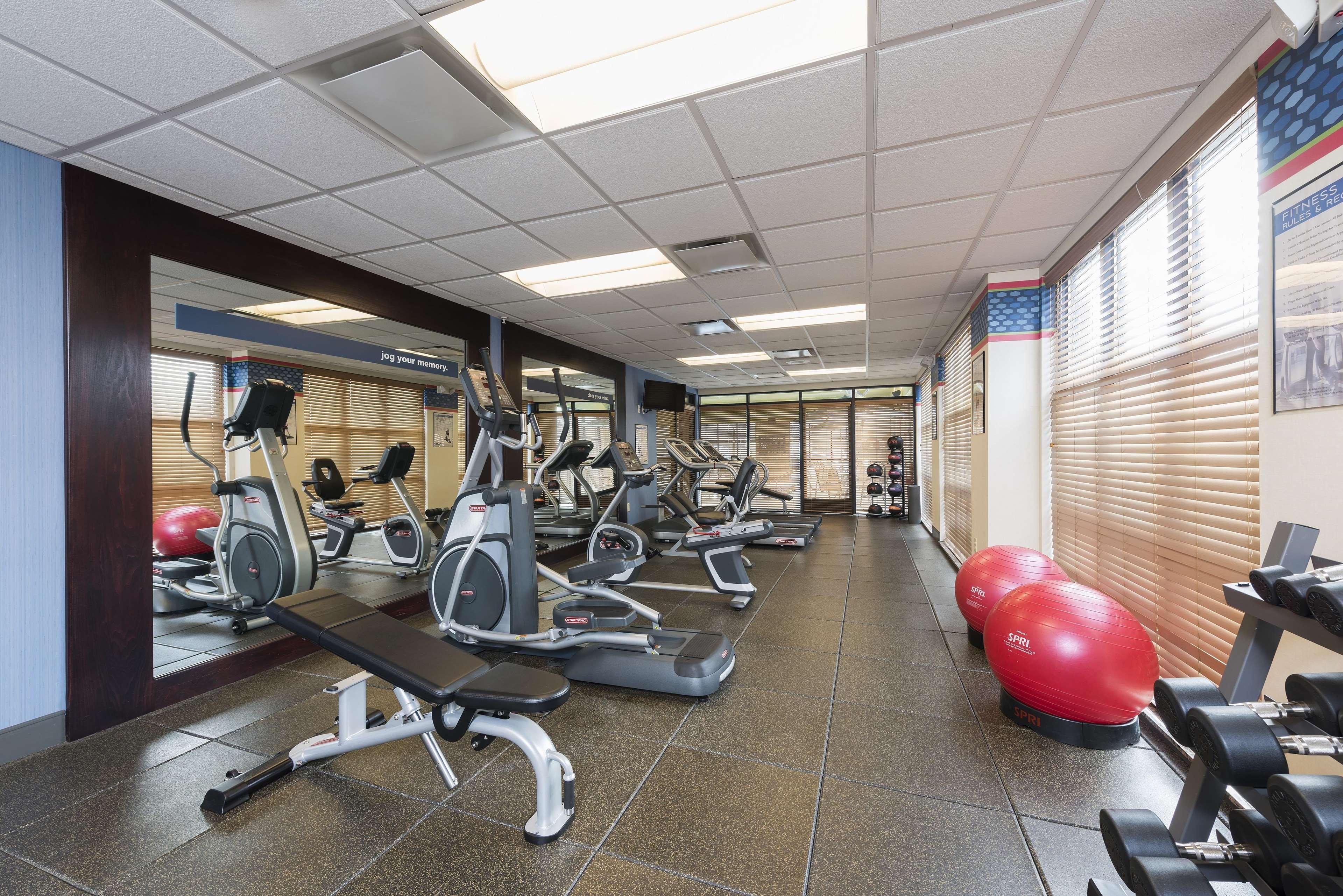 Hampton Inn Detroit Roseville Clinton Township Екстер'єр фото