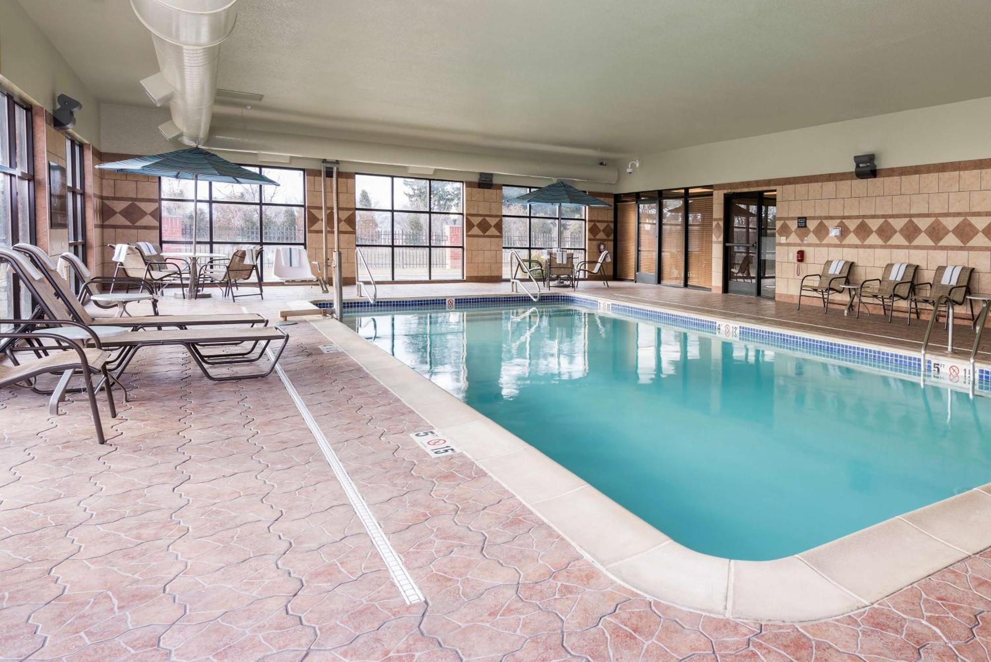 Hampton Inn Detroit Roseville Clinton Township Екстер'єр фото